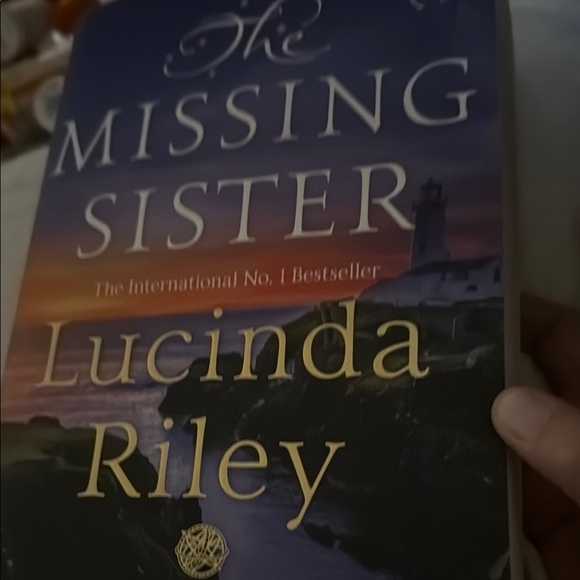 The Missing Sister by Lucinda Riley - Picture 2 of 4